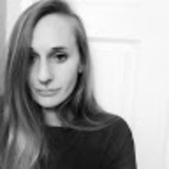 Meet your Posher, Danielle - Picture 1 of 1